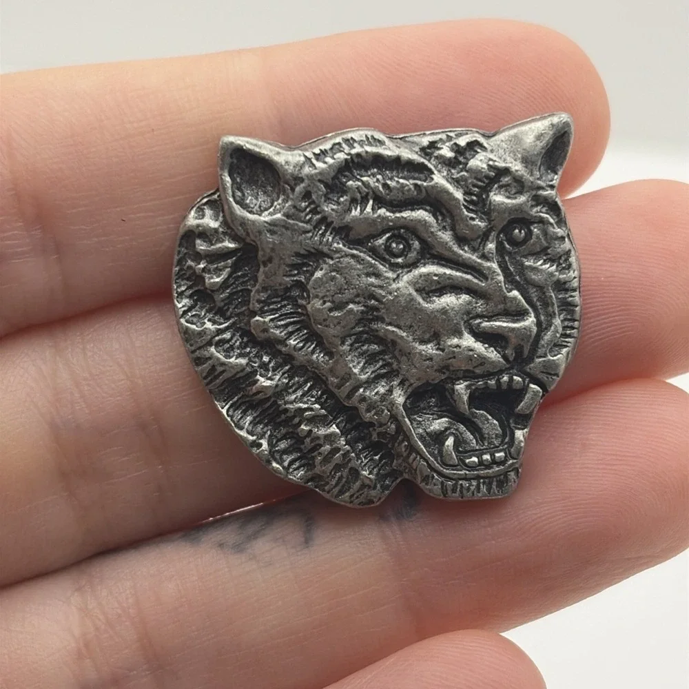 Vintage Pewter Tiger Head Lapel Pin‎ Heavy Detailed Animal Brooch Wild Cat